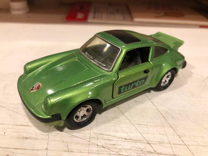 1:36 Opruiming Porsche 911 Turbo Matchbox King Size groen, Hobby en Vrije tijd, Modelauto's | Overige schalen, Gebruikt, Auto