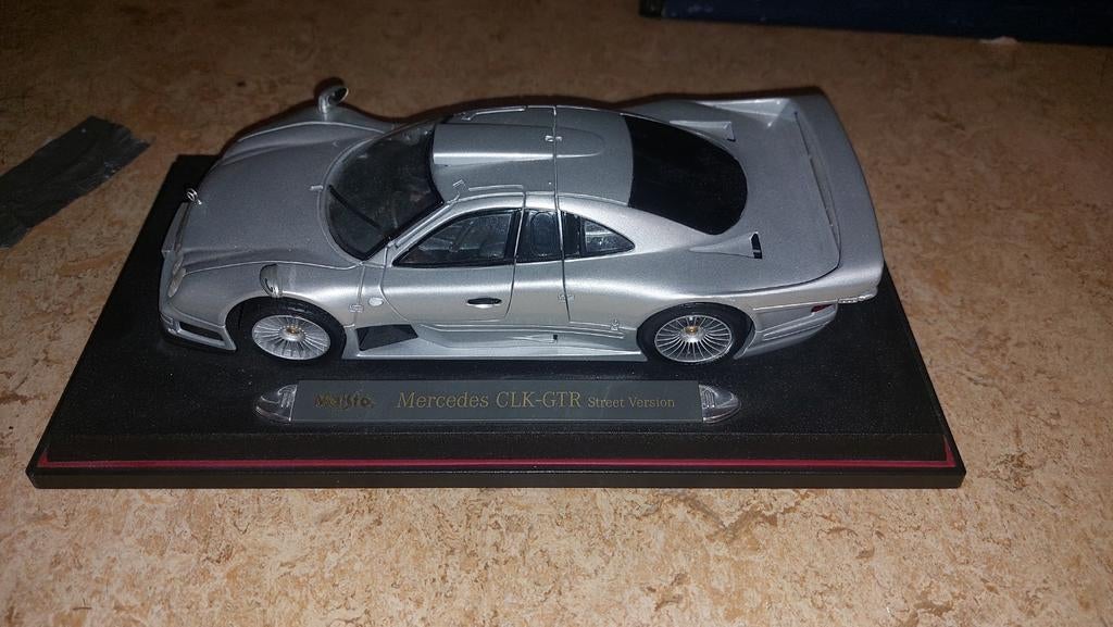 Maisto Mercedes CLK-GTR street version, Hobby en Vrije tijd, Modelauto's | 1:18, Ophalen, Zo goed als nieuw, Auto, Maisto