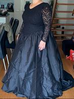 Zwarte trouwjurk, Trouwjurk, Zwart, Ophalen of Verzenden, Onbekend