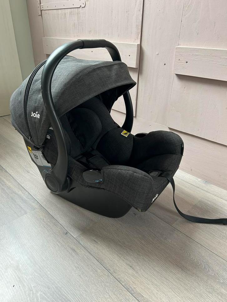 Joie autostoeltje inclusief gebruiksaanwijzing en verkleiner, Kinderen en Baby's, Autostoeltjes, Zo goed als nieuw, Overige merken