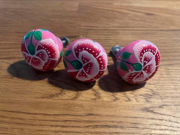 Ladenknoppen of kastknoppen 3 stuks roze beschikbaar voor biedingen