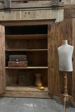 Prachtige sleetse oud grenen boerenkast, Ophalen, Gebruikt, 50 tot 75 cm, 200 cm of meer