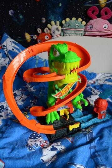 Hot Wheels T-Rex Blaze Battle autobaan beschikbaar voor biedingen