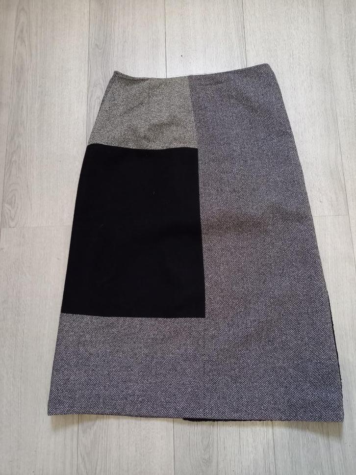 Zwart / Grijze Rok Summum (Maat 38), Kleding | Dames, Rokken, Gedragen, Maat 38/40 (M), Grijs, Onder de knie, Ophalen of Verzenden