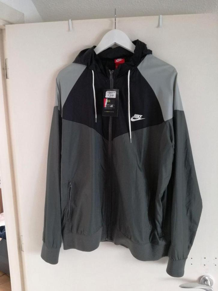 NIKE WINDJACKET SE REVERSIBLE POCKETS MAAT XL, Kleding | Heren, Sportkleding, Zo goed als nieuw, Algemeen, Maat 56/58 (XL), Ophalen of Verzenden