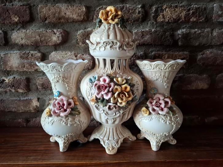 Capo Di Monte Porseleinen Vazen Set, Antiek en Kunst, Antiek | Vazen, Ophalen of Verzenden