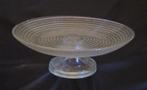 Oude taart - koek - bonbon schaal van glas op voet, Schaal, Rond, Ophalen of Verzenden, Glas