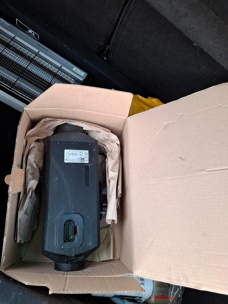 Eberspächer Airtronic M2 Recreational D4R 12V Diesel, Auto diversen, Laadpalen, Zo goed als nieuw, Laadpaal, Ophalen of Verzenden