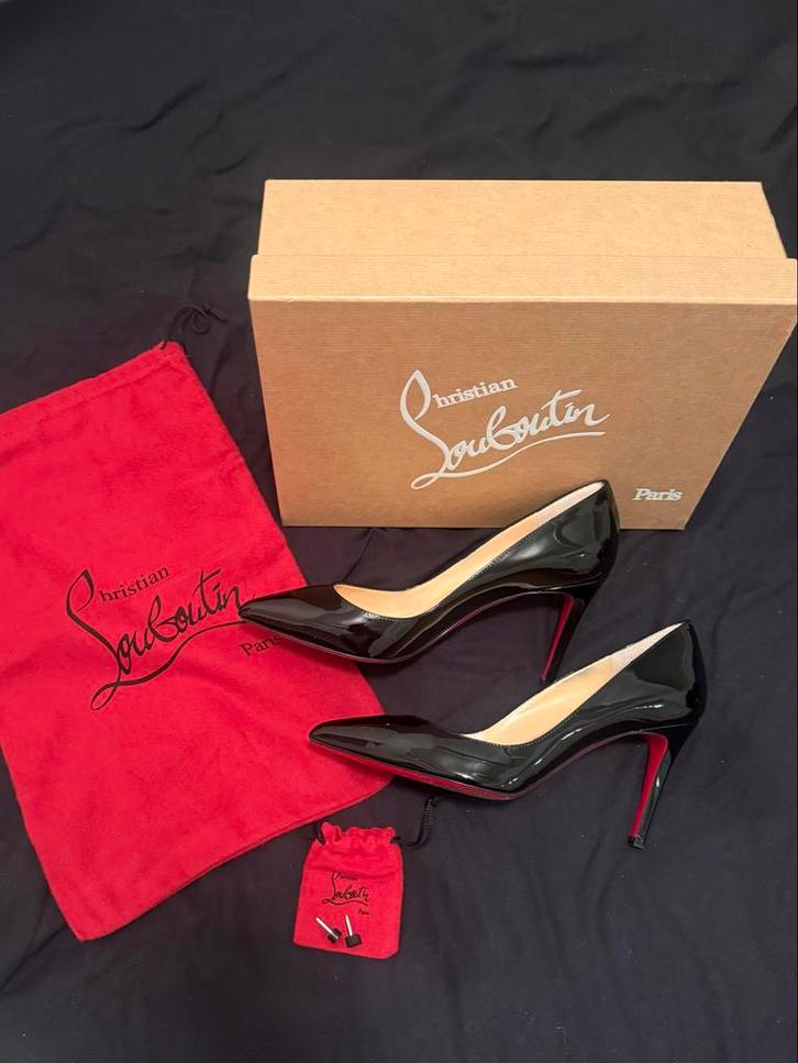 Pump Christian Louboutin Pigalle Lakleer mt38, Kleding | Dames, Schoenen, Zo goed als nieuw, Pumps, Zwart, Ophalen of Verzenden