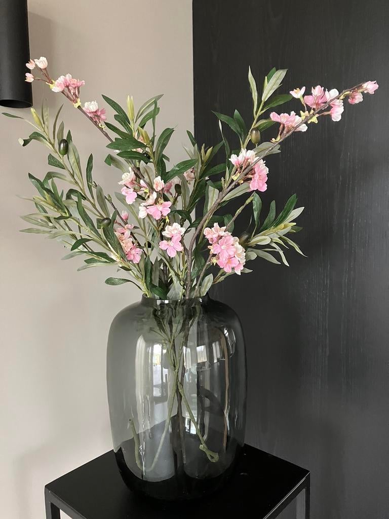 Zijden silk boeket olijf en roze bloesem NIEUW!, Huis en Inrichting, Woonaccessoires | Kunstplanten en Kunstbloemen, Binnen, Info@flowersbymirjam.nl