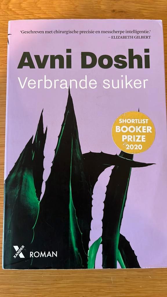 Avni Doshi - Verbrande suiker, Boeken, Literatuur, Zo goed als nieuw, Ophalen of Verzenden
