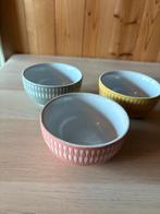 Leuke set van 3 gekleurde schaaltjes, Nieuw, Ophalen of Verzenden, Kom(men), Effen