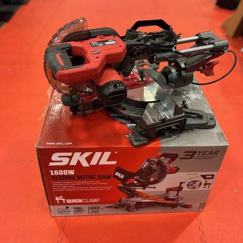 Skil BT1e131001 in zeer nette staat in doos, Doe-het-zelf en Verbouw, Gereedschap | Zaagmachines, Zo goed als nieuw
