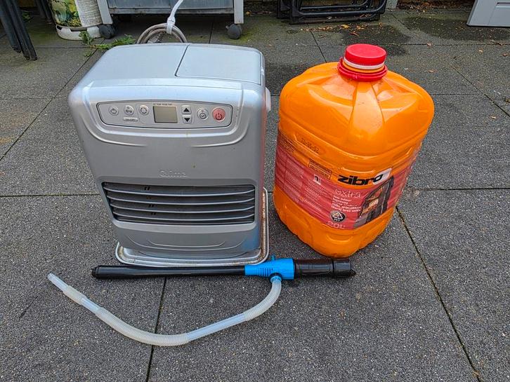 Qlima petroleum kachel met extra petroleum en pompje., Huis en Inrichting, Kachels, Zo goed als nieuw, Petroleumkachel, Overige brandstoffen