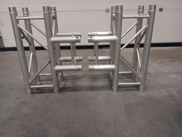 Vierkant Microtruss 3-weg 90 graden hoek, Muziek en Instrumenten, Licht en Laser, Zo goed als nieuw, Overige typen, Ophalen