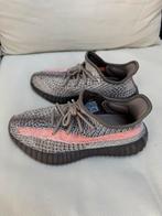 Yeezy Boost 350 - maat 38, Kleding | Heren, Schoenen, Verzenden, Zo goed als nieuw, Zwart