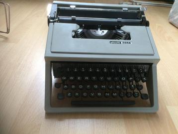 Typemachine Olivetta Dora beschikbaar voor biedingen
