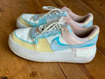 Nike Air Sneakers Maat 39 beschikbaar voor biedingen