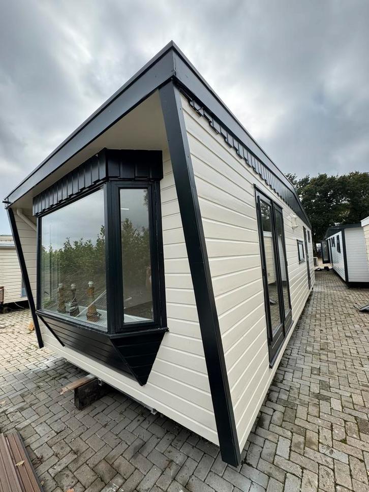 CHALET TE KOOP 2SLK 10.00m x 3.70m, Caravans en Kamperen, Stacaravans, tot en met 4, Ophalen