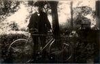 Fotokaart - Postbode ? - Fiets - Onbekend, Ophalen of Verzenden, Voor 1920, Ongelopen, Zuid-Holland