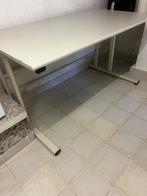 2 Tafels in hoogte verstelbaar, Ophalen, In hoogte verstelbaar, Gebruikt