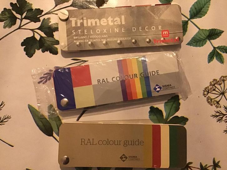 Ral kleurenwaaier Trimetal., Verzamelen, Overige Verzamelen, Zo goed als nieuw, Ophalen of Verzenden