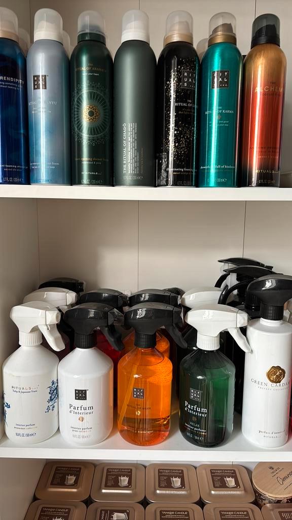 Rituals Roomsprays 500ml, Sieraden, Tassen en Uiterlijk, Uiterlijk | Lichaamsverzorging, Zo goed als nieuw, Ophalen of Verzenden