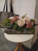 Bloemstuk met nepbloemen op boomschors, Ophalen, Zo goed als nieuw, Binnen