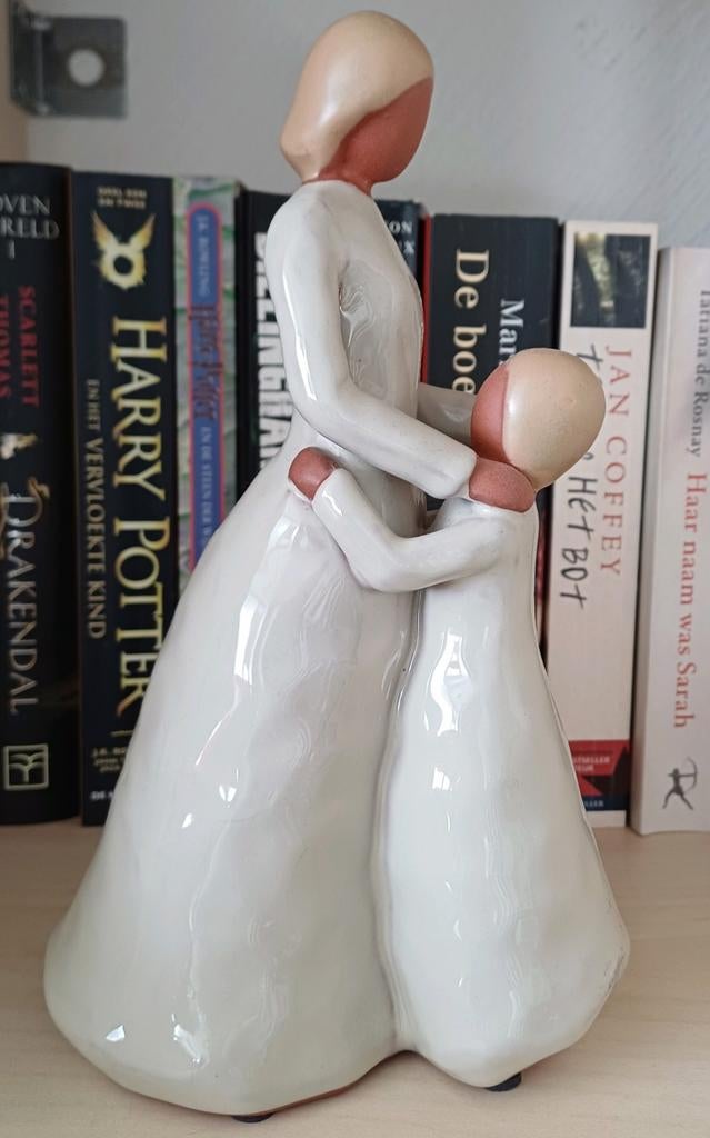 Mooi moeder en dochter beeld 24 cm hoog, Ophalen, Mens