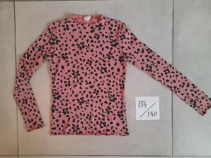 Nieuw truitje. Maat 134 / 140., Kinderen en Baby's, Kinderkleding | Maat 134, Nieuw, Meisje, Trui of Vest, Ophalen of Verzenden