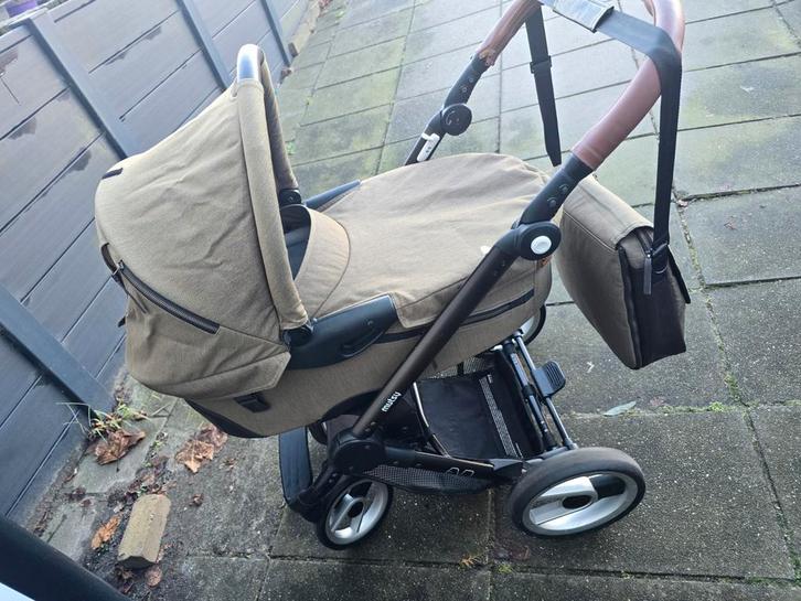 Mutsy Kinderwagen - compleet, Kinderen en Baby's, Kinderwagens en Combinaties, Gebruikt, Kinderwagen, Mutsy, Met autostoeltje