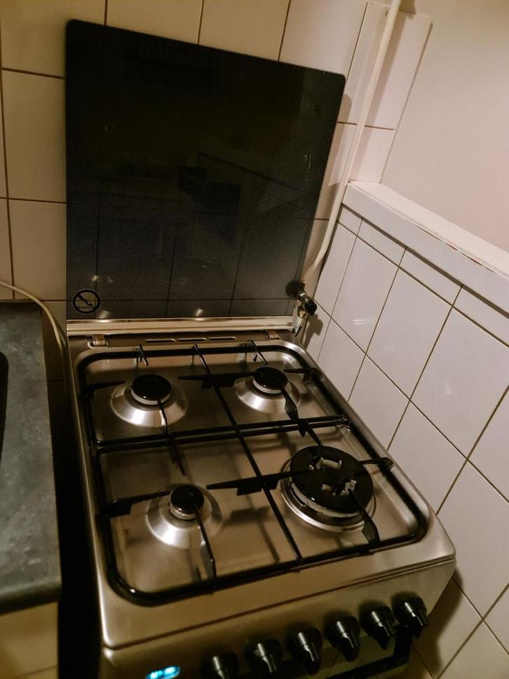 Indesit Gasfornuis - Weg wegens elektrisch koken, Witgoed en Apparatuur, Fornuizen, Gebruikt, Vrijstaand, Gas, 4 kookzones, 85 tot 90 cm