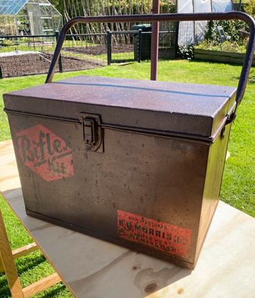Metalen gereedschap kist - Morris Birmingham  beschikbaar voor biedingen