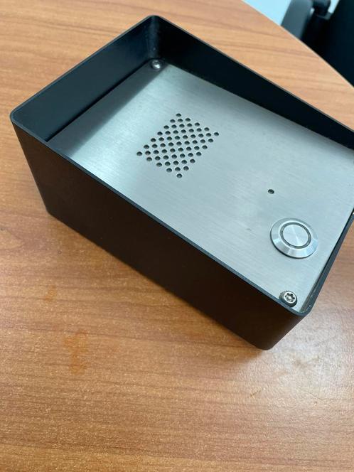 Gsm intercom voor schuifpoort slagboom of automatisch hek, Telecommunicatie, Telefoonhouders, Auto, Ophalen