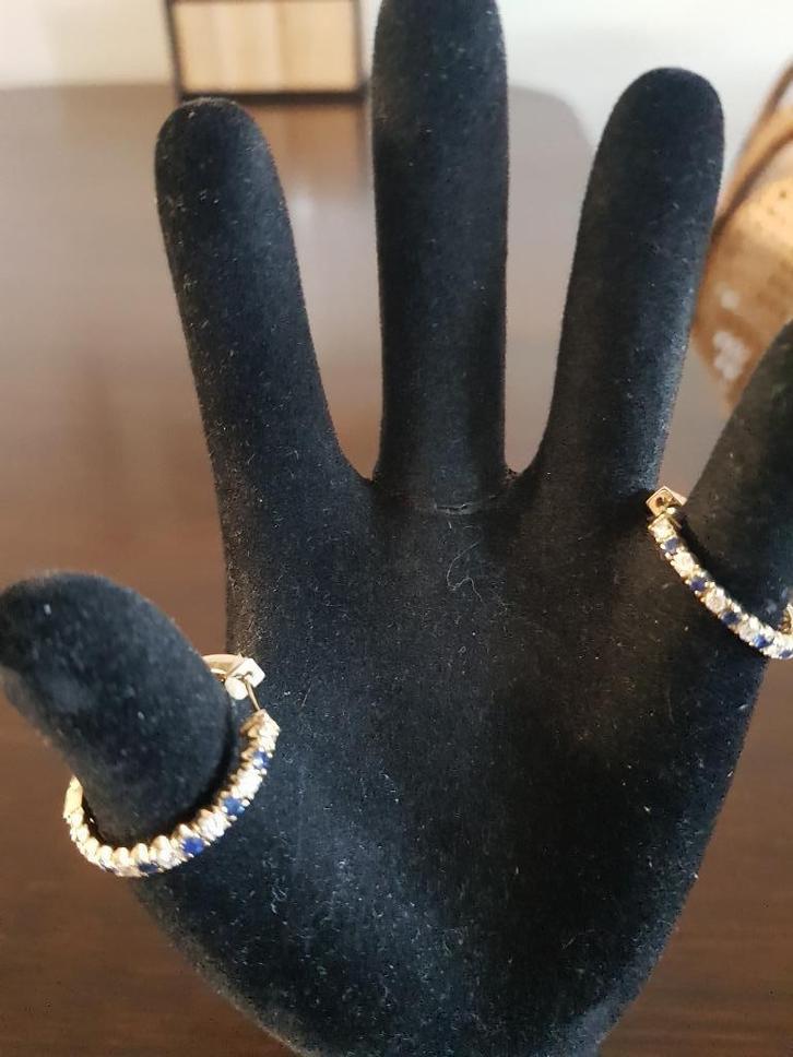 14 krt geelgouden creolen met rivière briljant en saffier, Sieraden, Tassen en Uiterlijk, Oorbellen, Nieuw, Knopjes of Stekers