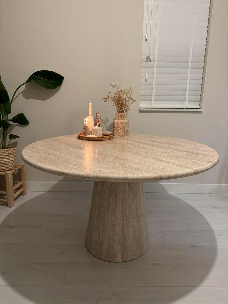 Travertine Ronde Eettafel, Huis en Inrichting, Tafels | Eettafels, Zo goed als nieuw, 100 tot 150 cm, Vier personen, Rond, Overige materialen