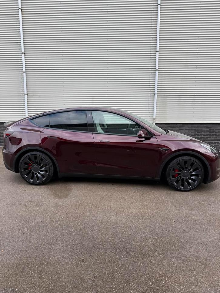 Tesla Model Y 2023 Rood, Auto's, Tesla, Particulier, Model Y, 4x4, ABS, Achteruitrijcamera, Adaptieve lichten, Adaptive Cruise Control