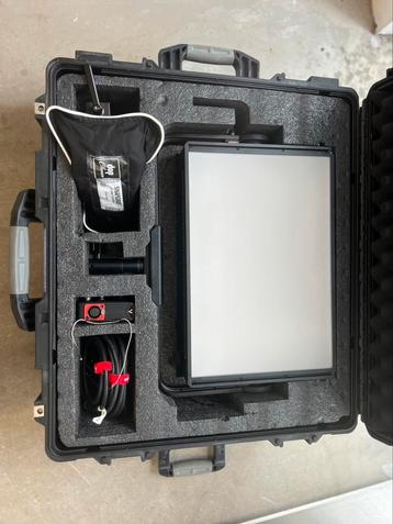 Aputure Nova 300c Kit beschikbaar voor biedingen