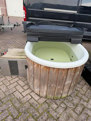 Ovalti welvaere 2 pers ijsbad & 40c* verwarm hottub-ice tub beschikbaar voor biedingen