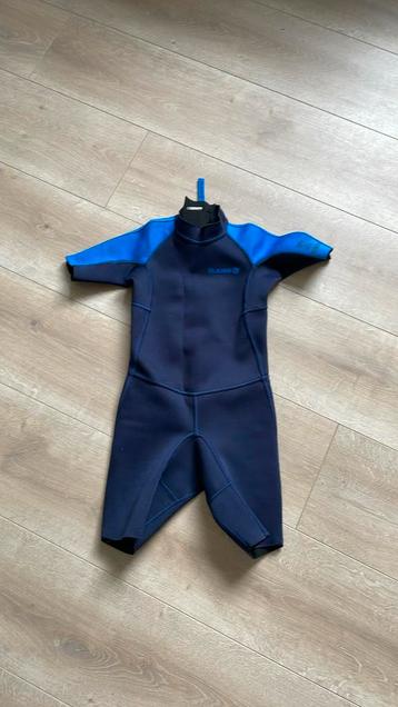 Wetsuit 110-116 beschikbaar voor biedingen