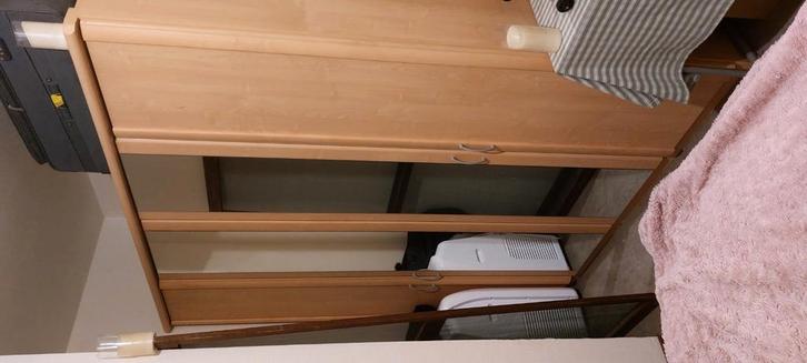 Gratis slaap kamer 2 persoonsbedcmet matrass en  kleerkast, Huis en Inrichting, Kasten | Televisiemeubels, Zo goed als nieuw, Minder dan 100 cm