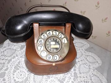 Telefoon antiek beschikbaar voor biedingen