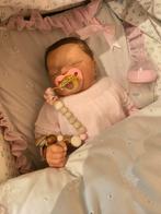 Siliconen babypop met stoffen lijfje - Zo goed als nieuw, Ophalen of Verzenden, Zo goed als nieuw, Babypop