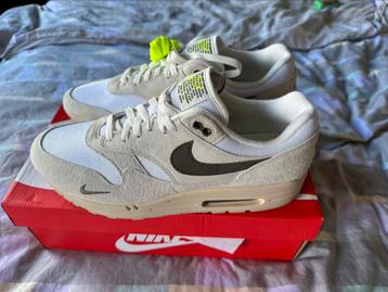 Nike Air Max 1 “Sail Iron Stone” Maat 46