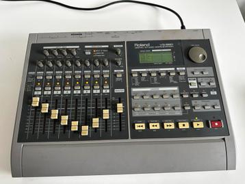 Roland VS-880 Digital Studio Workstation beschikbaar voor biedingen