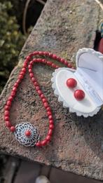 Ketting van koraal + oorbellen, Ophalen of Verzenden, Zo goed als nieuw, Met edelsteen, Rood
