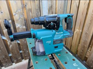 Makita DHR242 18V lxt accu combihamer met DX06 stofzuiger beschikbaar voor biedingen