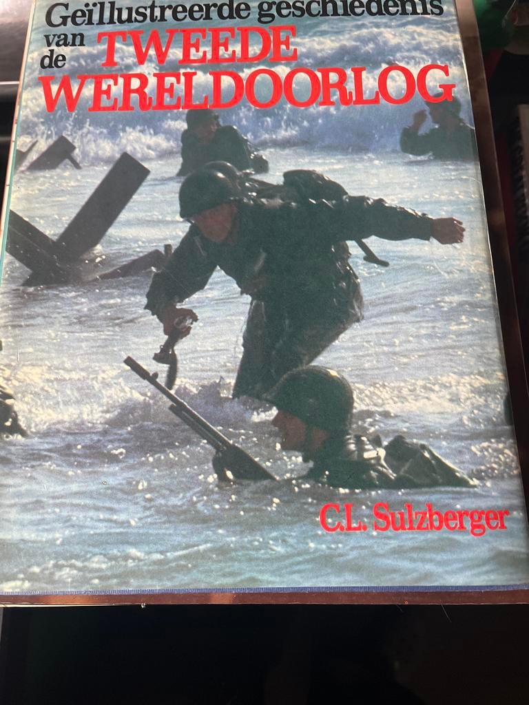 Geïllustreerde Geschiedenis Tweede Wereldoorlog, Boeken, Ophalen, Gelezen
