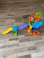Parkeertoren vtech toettoet met auto, Ophalen, Zo goed als nieuw