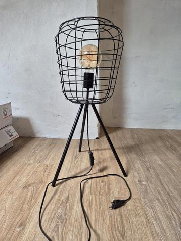 Lamp beschikbaar voor biedingen